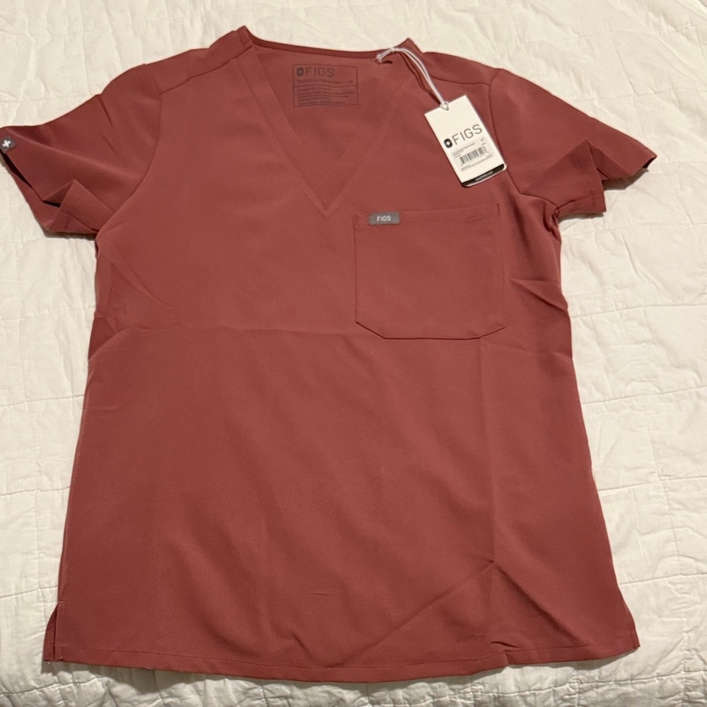 Figs Women's Short Sleeve V-Neck Top - Brick Red